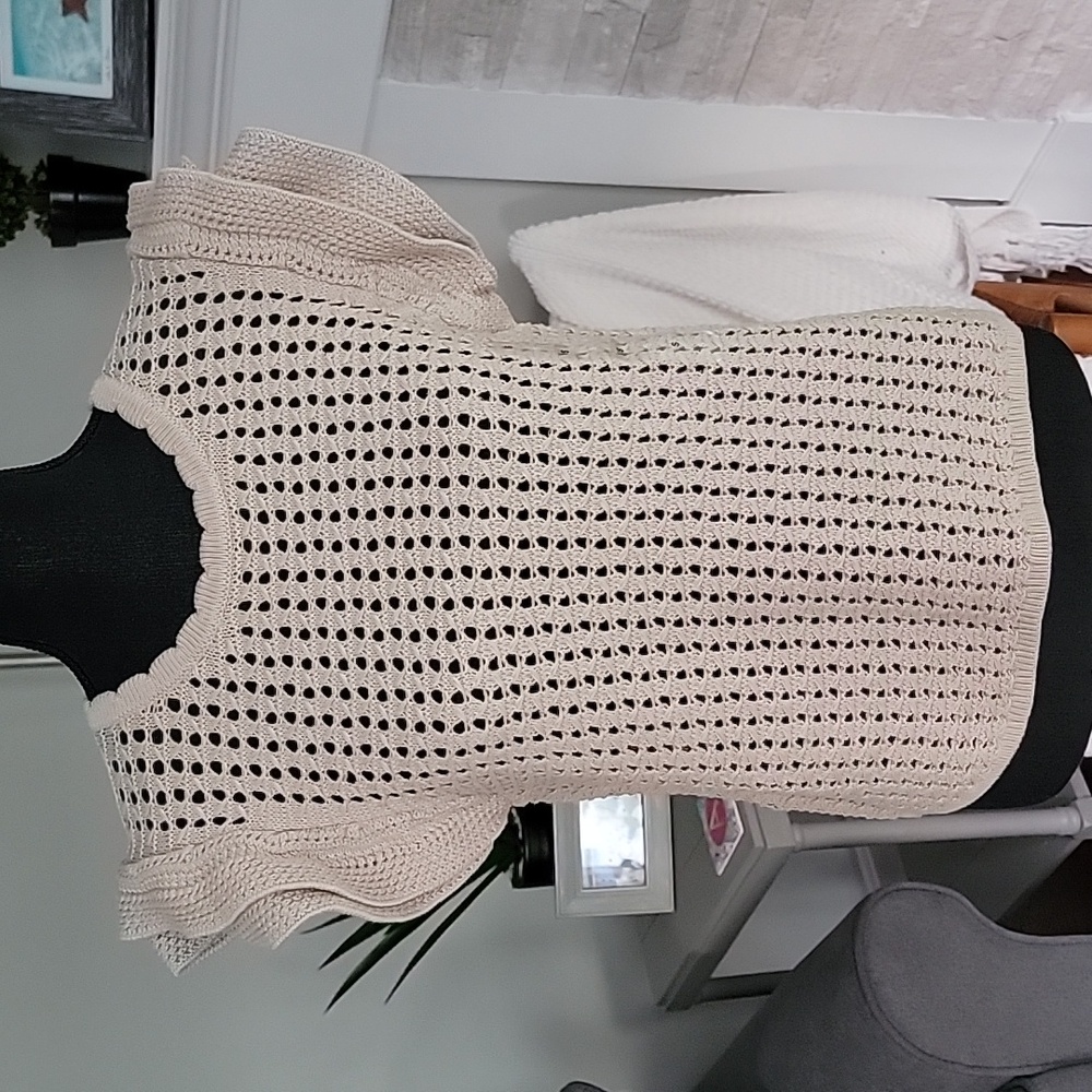 GAP NWT Crotched Flutter Sleeveless Top